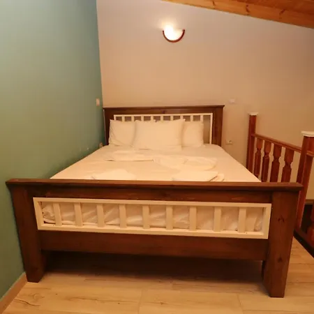 Mateus 4* Himare