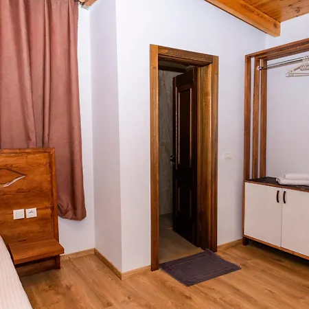 Mateus Hotel Himare
