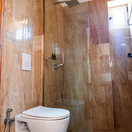 Mateus 4* Himare