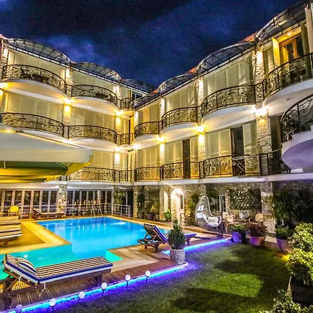 Mateus 4* Himare