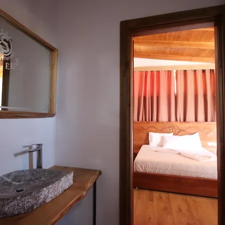 Mateus Szálloda Himara